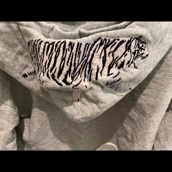 Golden by TNA Grey Cropped Hoodie with embroidery - Picture 3 of 5